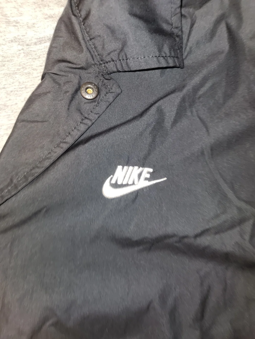 Nike Men's Med Black Athletic Jacket Gray Cotton Lined Insulated Button Closures